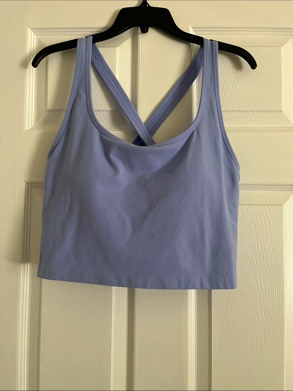 Fabletics Lavender Crossback Crop Bra & seamless scrunch short 4’